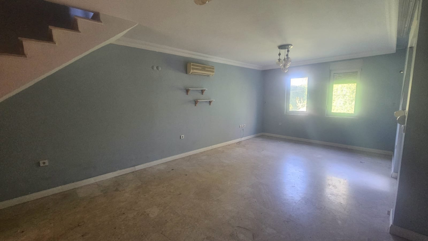 SİTE İÇİNDE 3+1 DENİZE 600 METRE SATILIK VİLLA