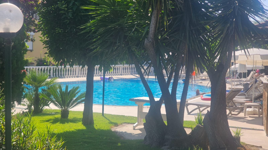 SİTE İÇİNDE 3+1 DENİZE 600 METRE SATILIK VİLLA