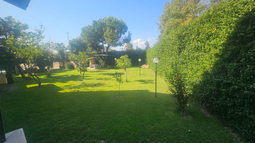 SİTE İÇİNDE 3+1 DENİZE 600 METRE SATILIK VİLLA