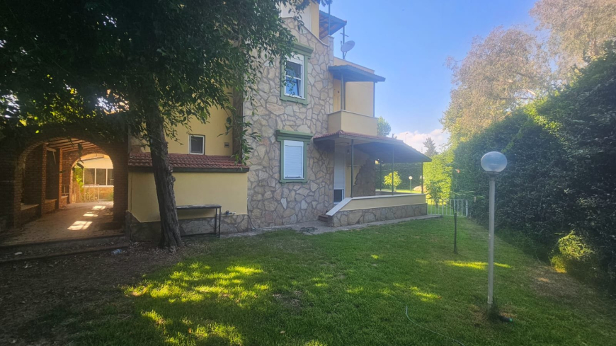 SİTE İÇİNDE 3+1 DENİZE 600 METRE SATILIK VİLLA