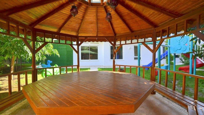 Mahmutlar'da 1+1 geniş eşyalı fırsat daire