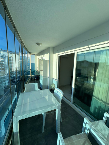 Mahmutlar'da 1+1 geniş eşyalı fırsat daire