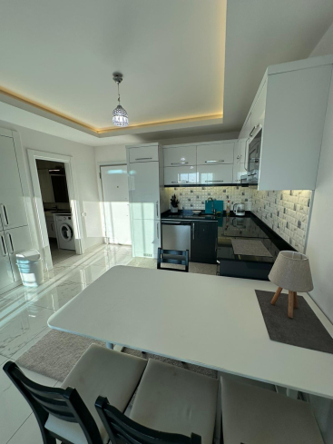 Mahmutlar'da 1+1 geniş eşyalı fırsat daire