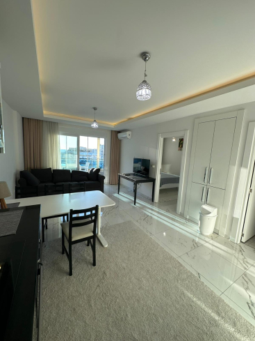 Mahmutlar'da 1+1 geniş eşyalı fırsat daire