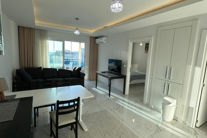 Mahmutlar'da 1+1 geniş eşyalı fırsat daire