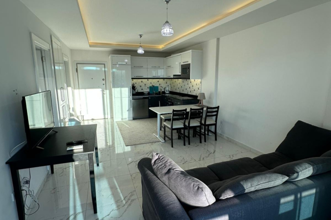 Mahmutlar'da 1+1 geniş eşyalı fırsat daire