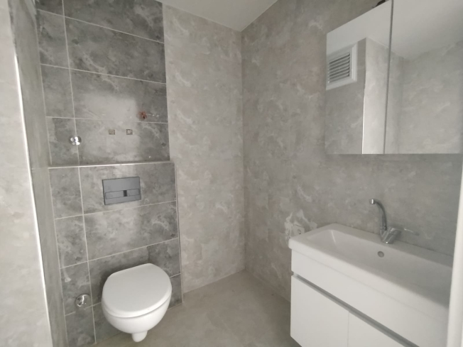 AKTİVİTELİ , DENİZE 350 mt. EŞYASIZ 1+1 SATILIK DAİRE