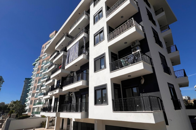 Новая квартира в пешей доступности к морю для жизни и аренды в Махмутларе