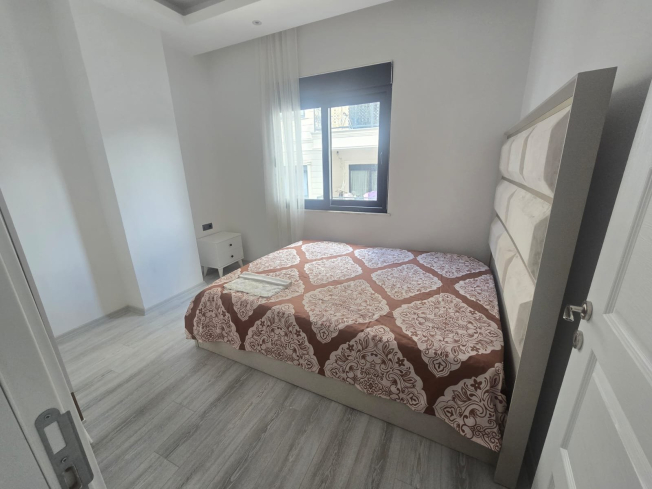 Современная меблированная квартира для жизни и аренды в шаге от моря