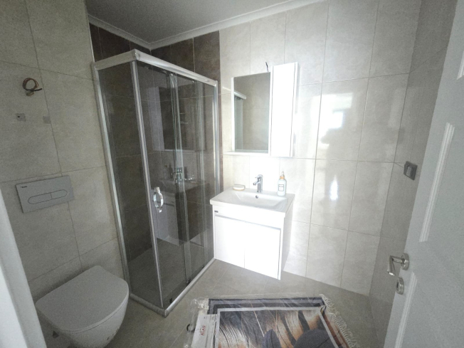 Современная меблированная квартира для жизни и аренды в шаге от моря