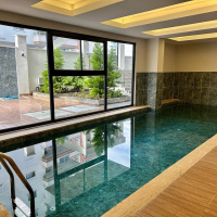 Современная меблированная квартира для жизни и аренды в шаге от моря