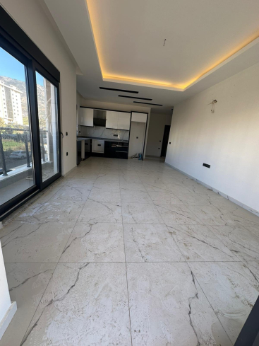 MERKEZİ KONUMDA YENİ KOMPLEX İÇERİSİNDE 2+1 SATILIK DAİRE