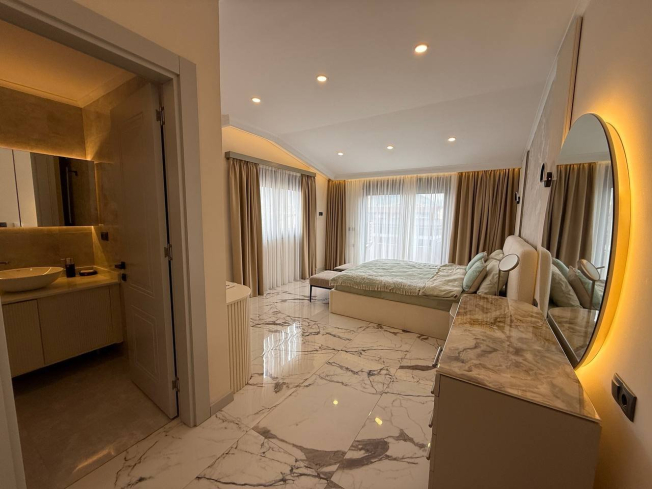 PREMİUM SİTE İÇİNDE 4+1 SATILIK DAİRE FULL YENİ MOBİLLYALI DAİRE