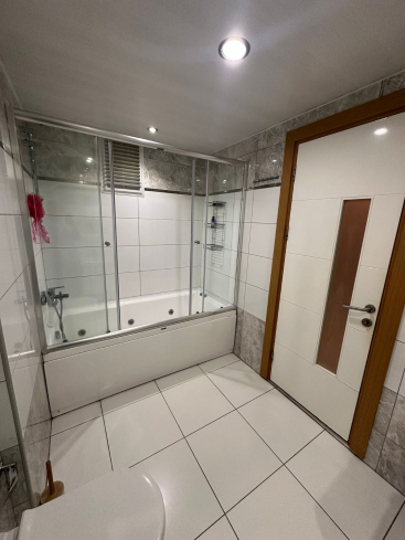 İKAMETE UYGUN FULL AKTİVİTELİ LÜX SİTEDE 2+1 EŞYALI SATILIK DAİRE