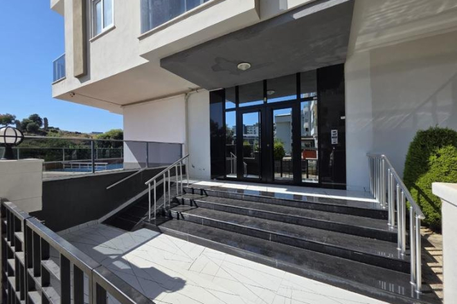 DENİZE 600 METRE 1+1 EŞYALI SATILIK DAİRE