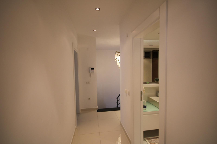 Пентхаус 3+1 у пляжа Клеопатра в Аланье — меблированный дуплекс 180 м² в 400 м от моря