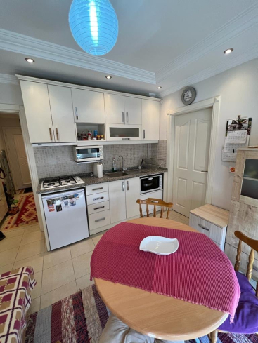 Квартира 1+1 у пляжа Дамлаташ и Клеопатра в Аланье — меблированные апартаменты 50 м²