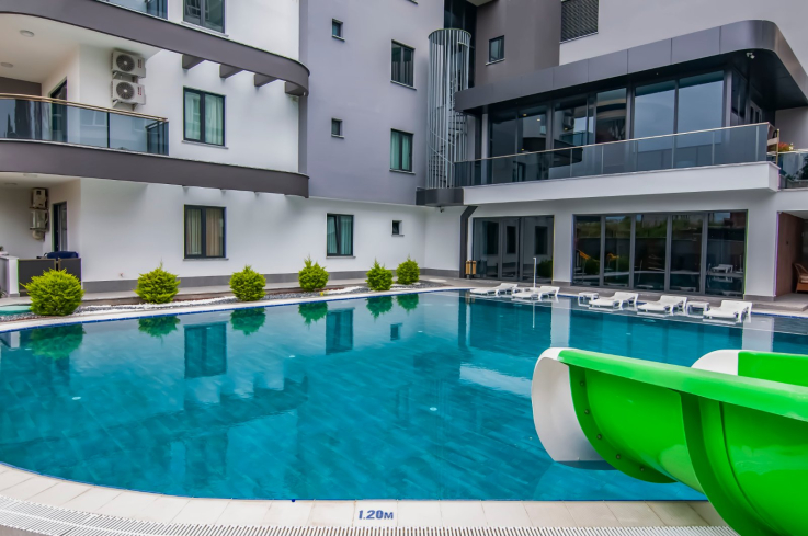 Недвижимость в Алании для гражданства — 2 квартиры 2+1 в Махмутларе, новые комплексы у моря