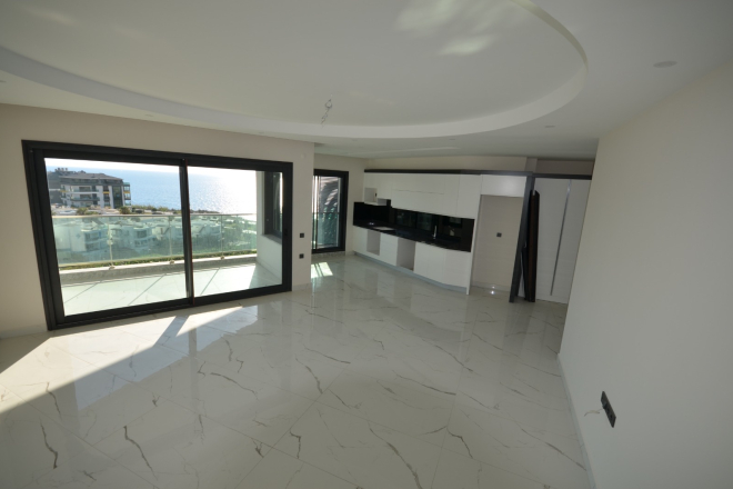 Premium 3+1 penthouse near the sea in Alanya — 200 m to the beach, hotel-style complex, citizenship eligible