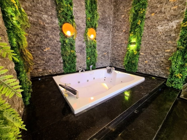 Всего за 389.000 евро мы предлагаем вам 1 квартиру 2+1 и 1 квартиру 1+1 с возможностью получения гражданства.