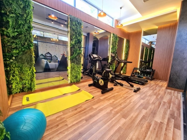 Всего за 389.000 евро мы предлагаем вам 1 квартиру 2+1 и 1 квартиру 1+1 с возможностью получения гражданства.