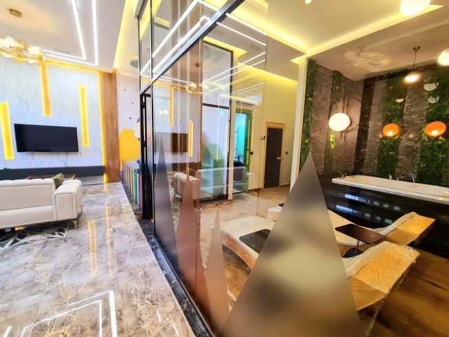 Всего за 389.000 евро мы предлагаем вам 1 квартиру 2+1 и 1 квартиру 1+1 с возможностью получения гражданства.