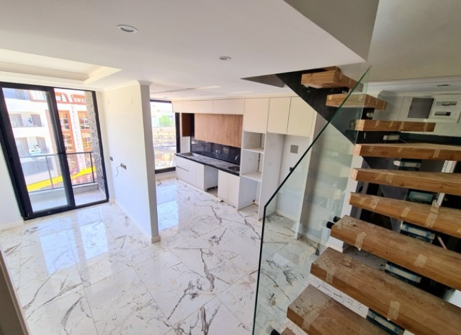 Всего за 389.000 евро мы предлагаем вам 1 квартиру 2+1 и 1 квартиру 1+1 с возможностью получения гражданства.