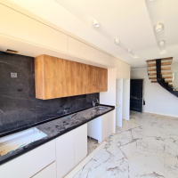 Всего за 389.000 евро мы предлагаем вам 1 квартиру 2+1 и 1 квартиру 1+1 с возможностью получения гражданства.