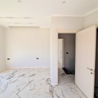 Всего за 389.000 евро мы предлагаем вам 1 квартиру 2+1 и 1 квартиру 1+1 с возможностью получения гражданства.