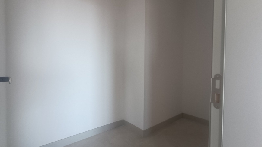 MAHMUTLAR'IN MERKEZİNDE FULL AKTİVİTELİ SİTE İÇERİSİNDE TEK TAPUDA VATANDAŞLIK FIRSATI