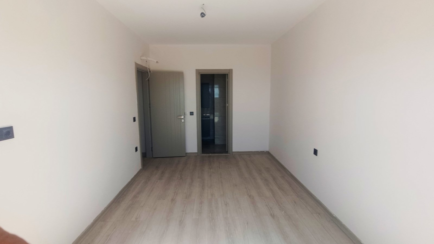 MAHMUTLAR'IN MERKEZİNDE FULL AKTİVİTELİ SİTE İÇERİSİNDE TEK TAPUDA VATANDAŞLIK FIRSATI