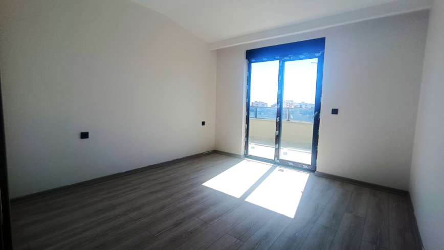 MAHMUTLAR'IN MERKEZİNDE FULL AKTİVİTELİ SİTE İÇERİSİNDE TEK TAPUDA VATANDAŞLIK FIRSATI