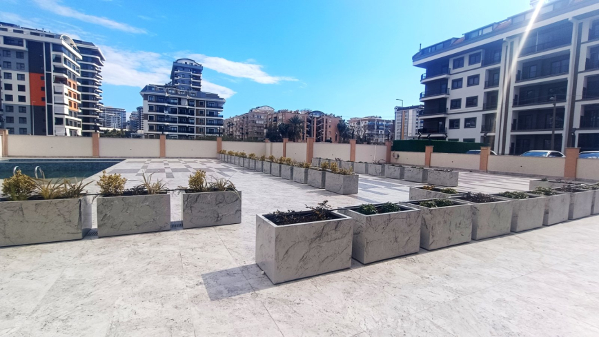 MAHMUTLAR'IN MERKEZİNDE FULL AKTİVİTELİ SİTE İÇERİSİNDE TEK TAPUDA VATANDAŞLIK FIRSATI