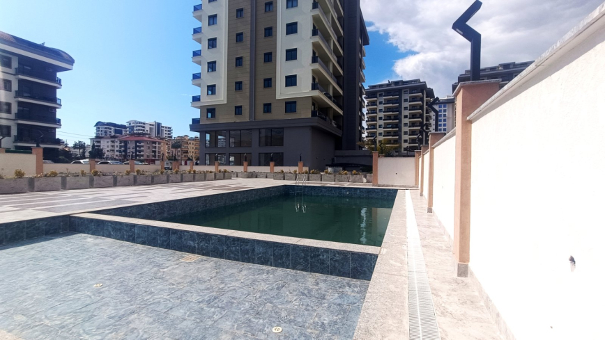 MAHMUTLAR'IN MERKEZİNDE FULL AKTİVİTELİ SİTE İÇERİSİNDE TEK TAPUDA VATANDAŞLIK FIRSATI