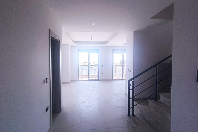 MAHMUTLAR'IN MERKEZİNDE FULL AKTİVİTELİ SİTE İÇERİSİNDE TEK TAPUDA VATANDAŞLIK FIRSATI