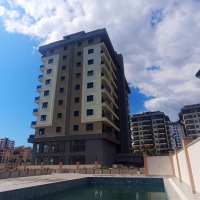 MAHMUTLAR'IN MERKEZİNDE FULL AKTİVİTELİ SİTE İÇERİSİNDE TEK TAPUDA VATANDAŞLIK FIRSATI