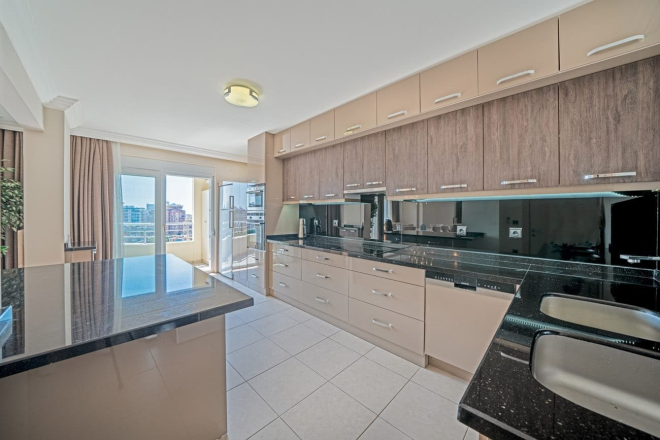 Просторный пентхаус 3+1 с видом на море в Тосмуре, Алания — меблированная квартира 220 м² под ВНЖ