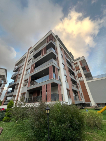 Просторная квартира 3+1 в Оба, Алания — 170 м², отдельная кухня, мебель, комплекс с инфраструктурой, подходит под ВНЖ