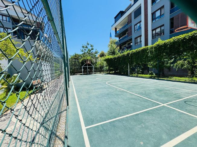 Просторная квартира 3+1 в Оба, Алания — 170 м², отдельная кухня, мебель, комплекс с инфраструктурой, подходит под ВНЖ