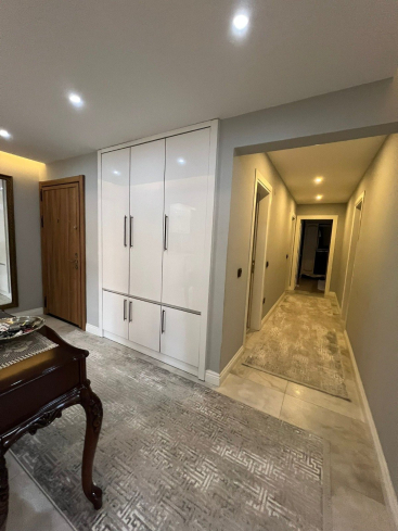 Просторная квартира 3+1 в Оба, Алания — 170 м², отдельная кухня, мебель, комплекс с инфраструктурой, подходит под ВНЖ