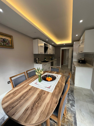 Просторная квартира 3+1 в Оба, Алания — 170 м², отдельная кухня, мебель, комплекс с инфраструктурой, подходит под ВНЖ