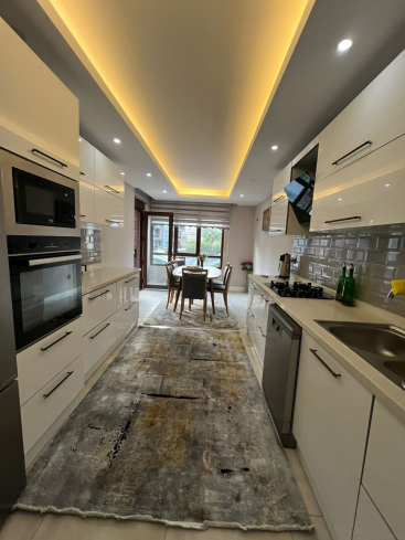 Просторная квартира 3+1 в Оба, Алания — 170 м², отдельная кухня, мебель, комплекс с инфраструктурой, подходит под ВНЖ