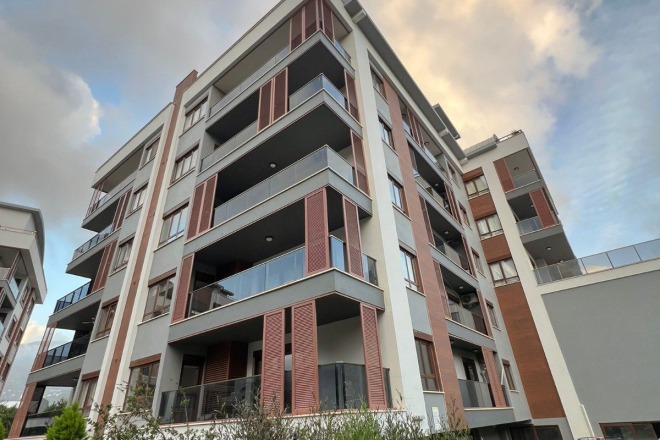 Просторная квартира 3+1 в Оба, Алания — 170 м², отдельная кухня, мебель, комплекс с инфраструктурой, подходит под ВНЖ