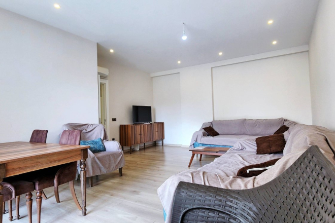 Меблированная квартира 2+1 в центре Алании в комплексе с бассейном и СПА