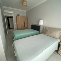 Просторная квартира с отдельной кухней в центре Алании рядом с морем