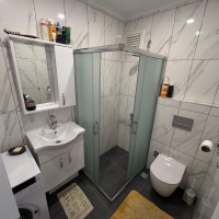 Просторная квартира с отдельной кухней в центре Алании рядом с морем