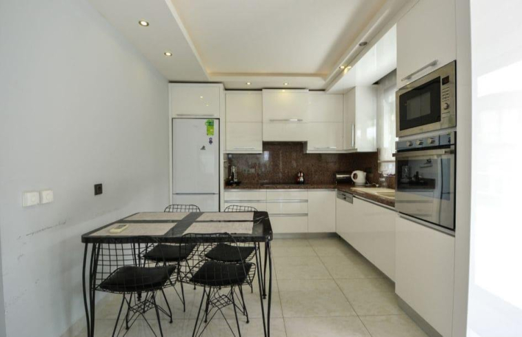 Садовый дуплекс 3+1 в Каргыджаке у моря — для жизни, отдыха и покупки под гражданство