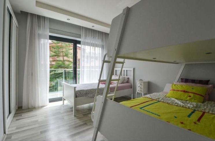 Садовый дуплекс 3+1 в Каргыджаке у моря — для жизни, отдыха и покупки под гражданство