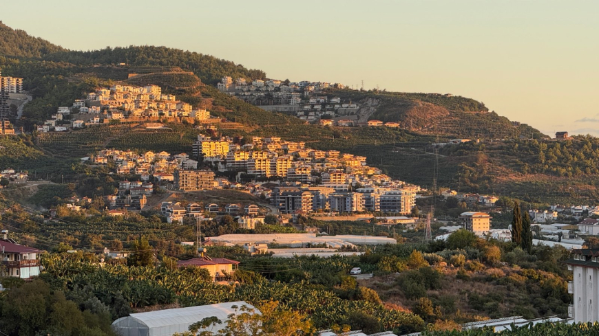 DENİZ DAĞ MANZARALI 4+1 FULL MOBİLYALI DAİRE