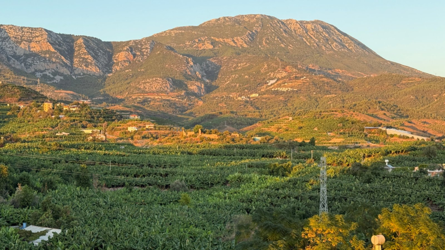 DENİZ DAĞ MANZARALI 4+1 FULL MOBİLYALI DAİRE